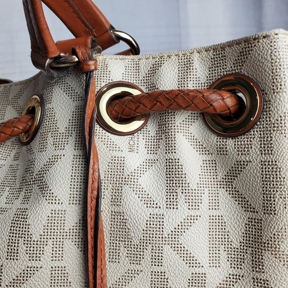 Michael Kors Jet Set Large Logo Leather Gathered Brown Vanilla Tote Purse 15" - Picture 4 of 15